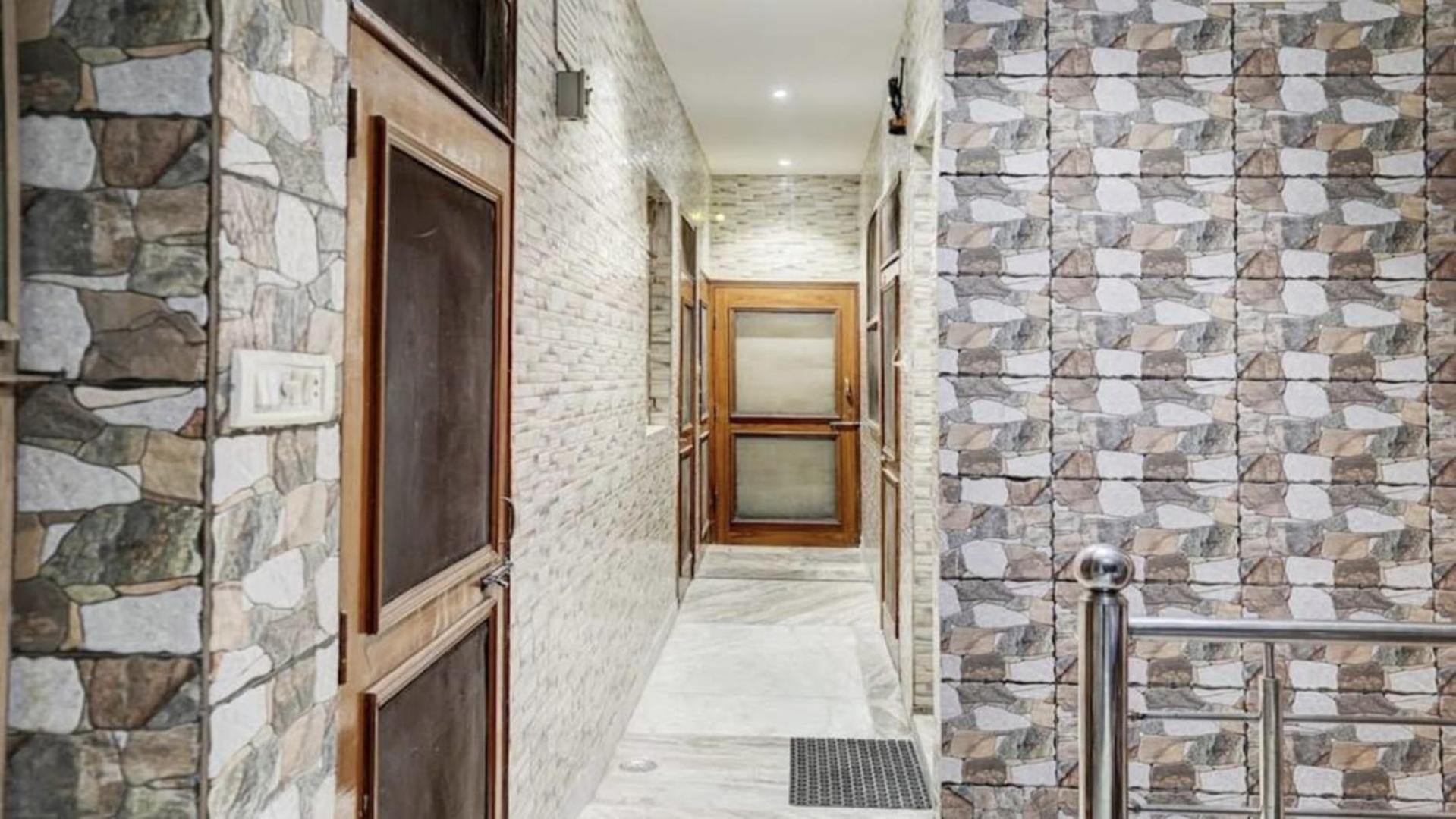 Pyrenees Homestay Agra  Exterior foto